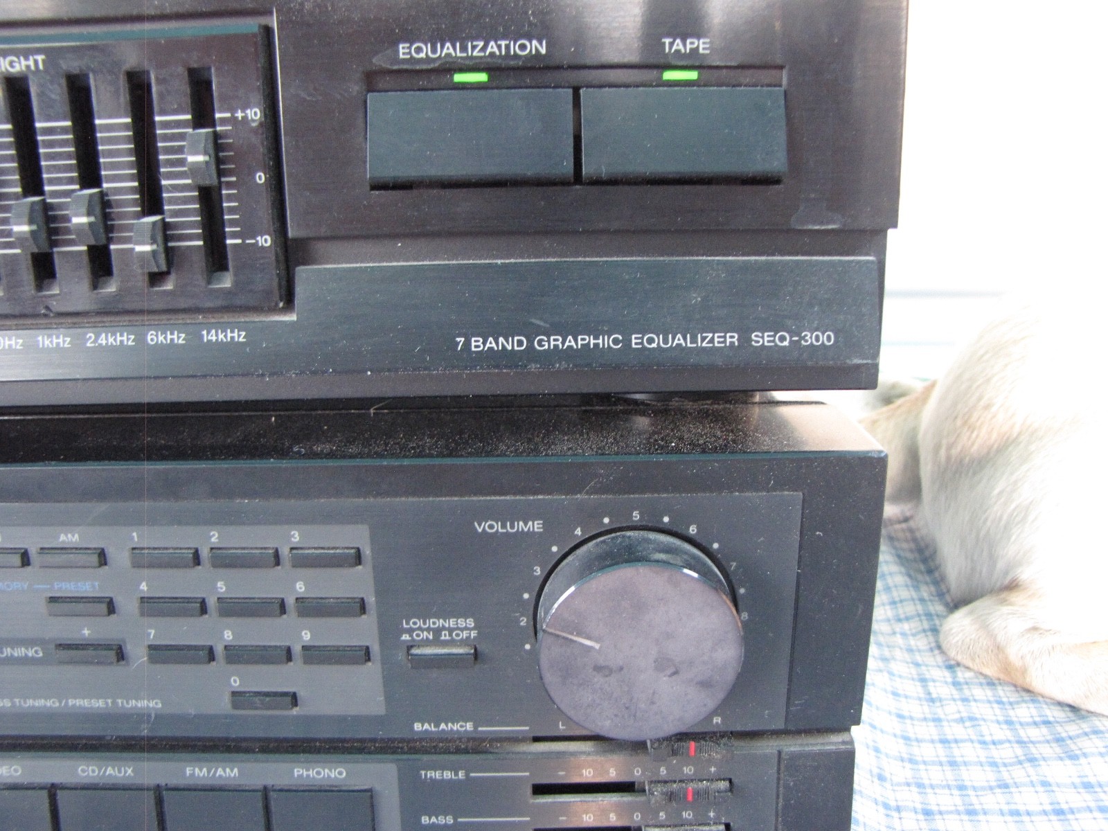 Sony STR-AV250 FM-AM Radio Stereo Receiver + 7 Band Graphic Equalizer SEQ-300