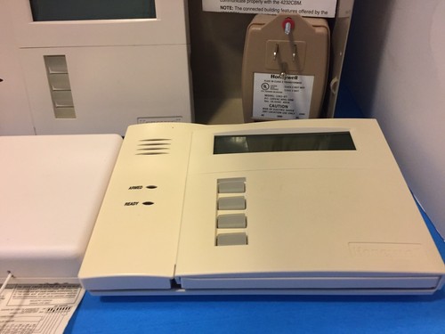 Honeywell Ademco Vista 20P Alarm System w/ Keypads 6160 x2 4232cbm Wireless 5883