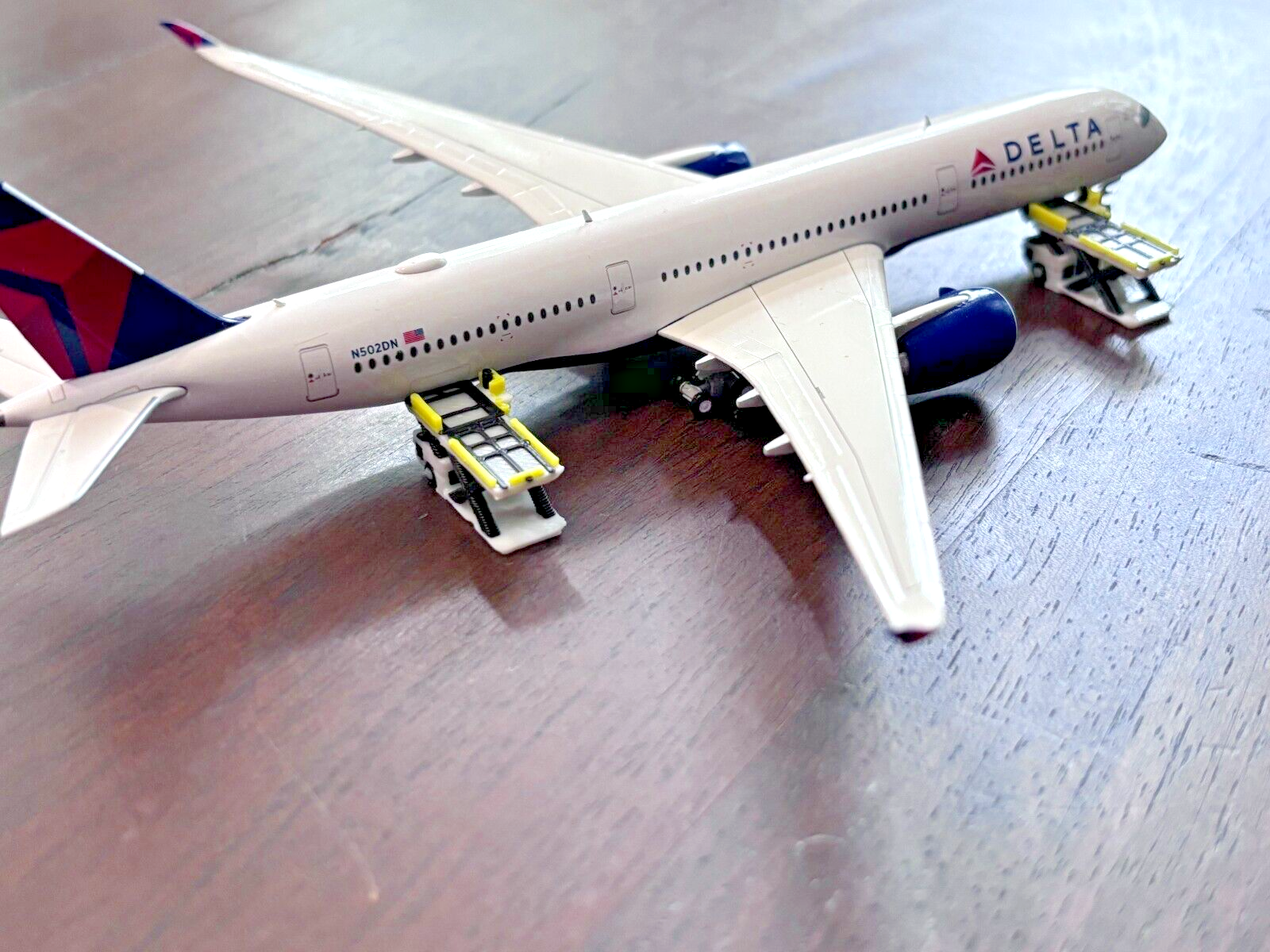 1:400 Model Airport Accessories - 6 Piece Airplane Cargo Loader Set (3D Printed)