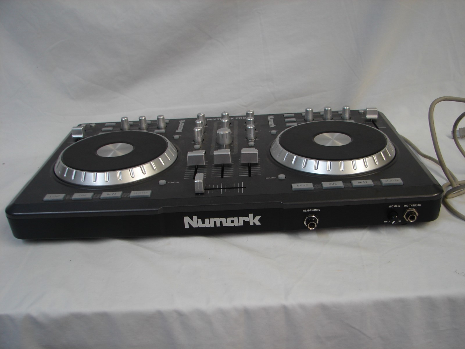 NUMARK MIXTRACK PRO DIGITAL DJ CONTROLLER POWERS ON UNTESTED