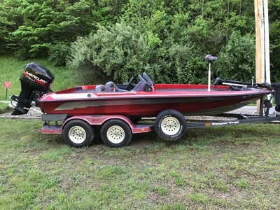 1996 482VS Ranger Bass Boat with Trailer