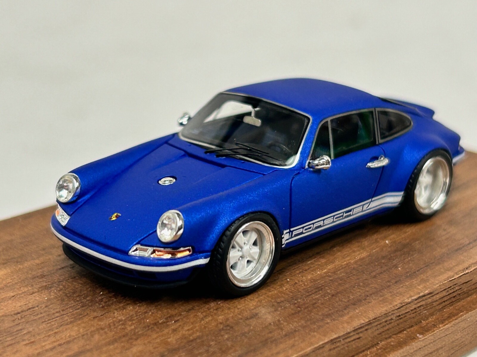 1/64 Timothy and Pierre Pro Porsche 911 Singer Coupe in