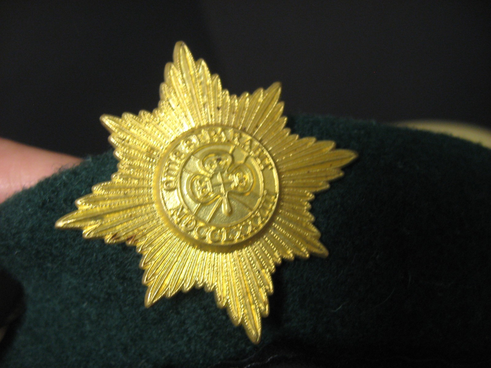 Green Wool Tam Beret Hat With Badge Men's Civil War Reenactment Hat Size 7 1/8 5