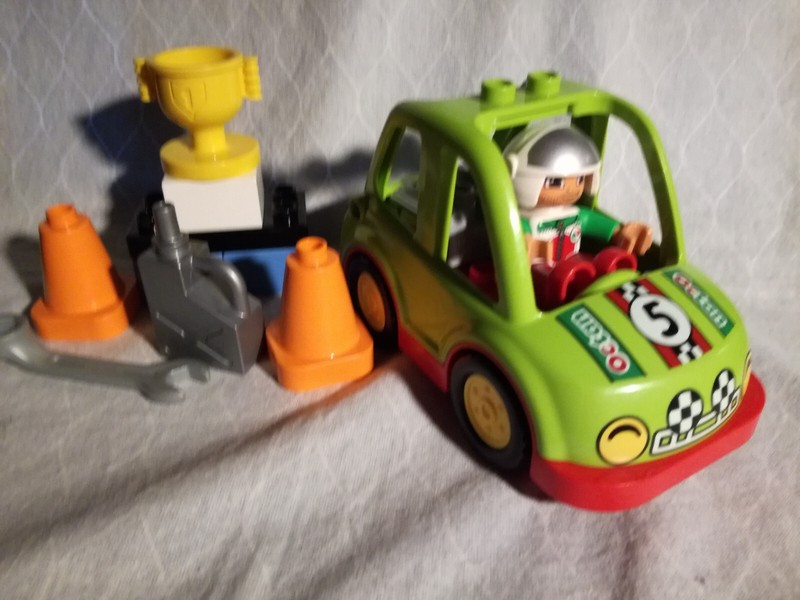 Lego Duplo 10589 Rennwagen Mit Fahrer Und Pokal