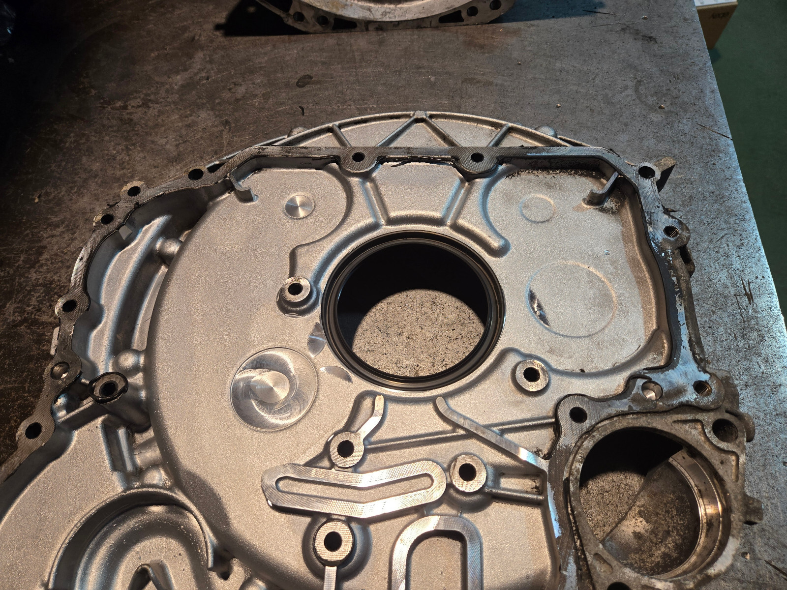 Mercedes-Benz OM651 control housing cover A6510150602 A6510150802 - Picture 8 of 10