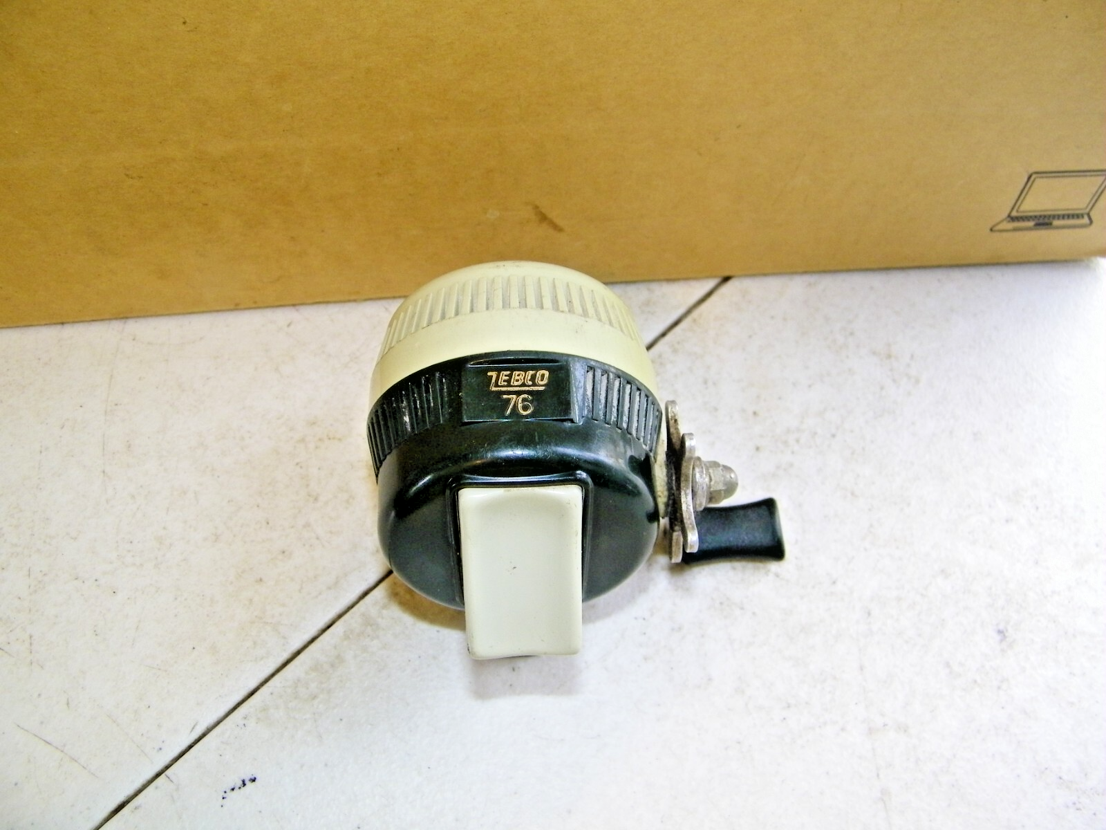 Vintage Zebco US 76 Spincast Reel Green & White | eBay