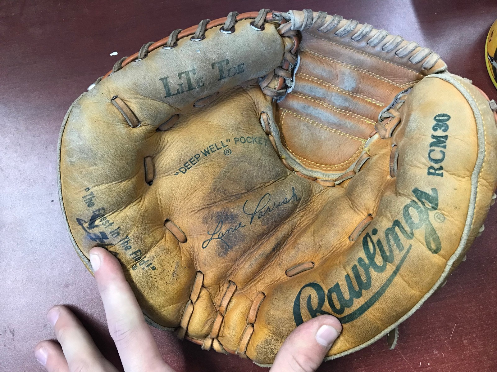 !!!VINTAGE  MITT CATCHER RAWLING RCM30  LEATHER  !!!! WOW !!!