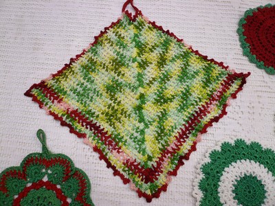 Lot 5 Pc Vtg Christmas Crochet Trivet Hot Pad Dish Cloth Red Green Crocheted