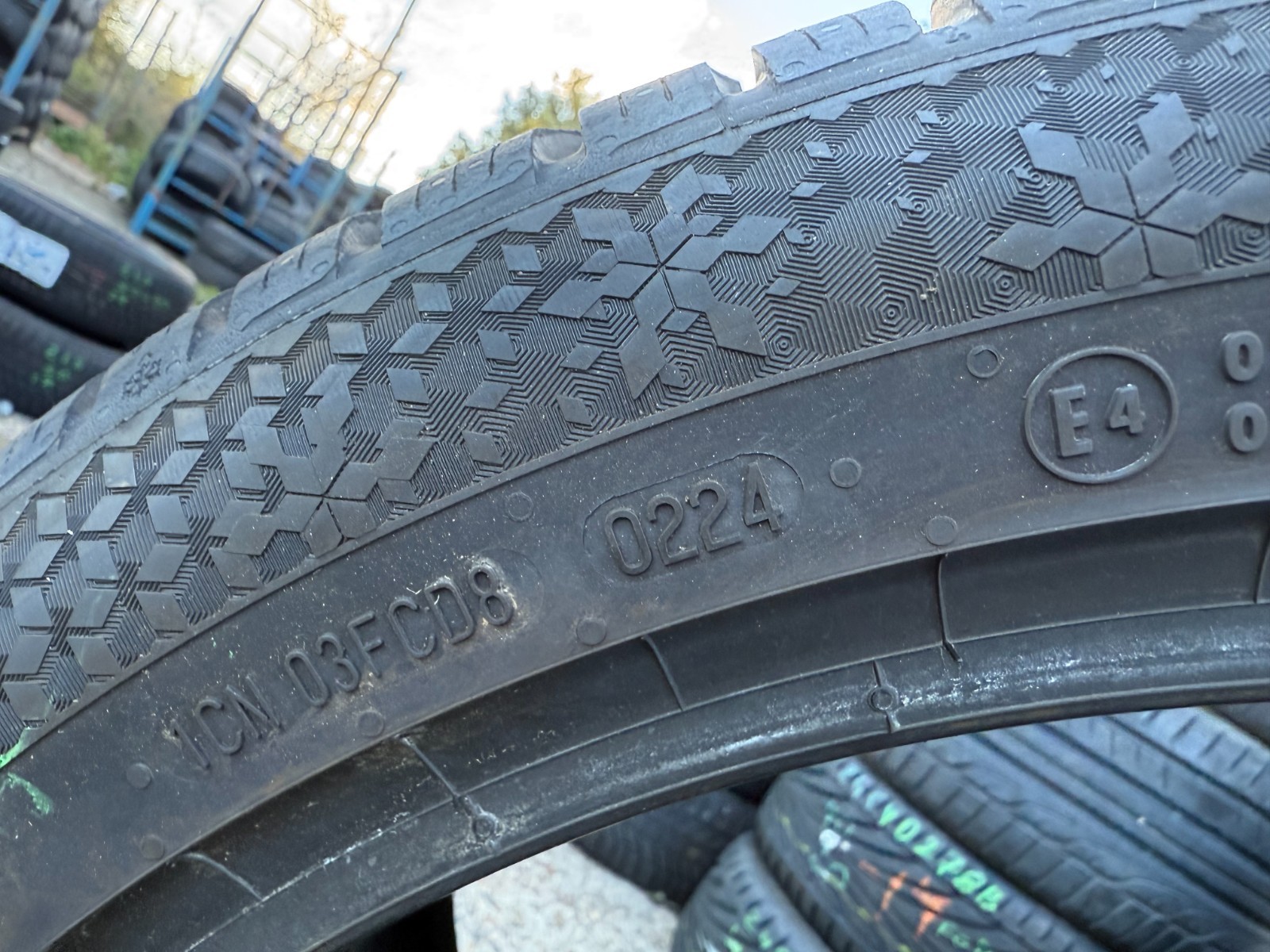 New 235 45 20 Continental, Winter, XL, M+S, 100V, x1 Tyre (F1_tyres) YD288