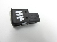 Land Rover Discovery 4 L319 09-13 Schalter Öffner für Heckklappe Land Rover Discovery 4 L319 09-13 11.04.2012 gebraucht Vorschau 3