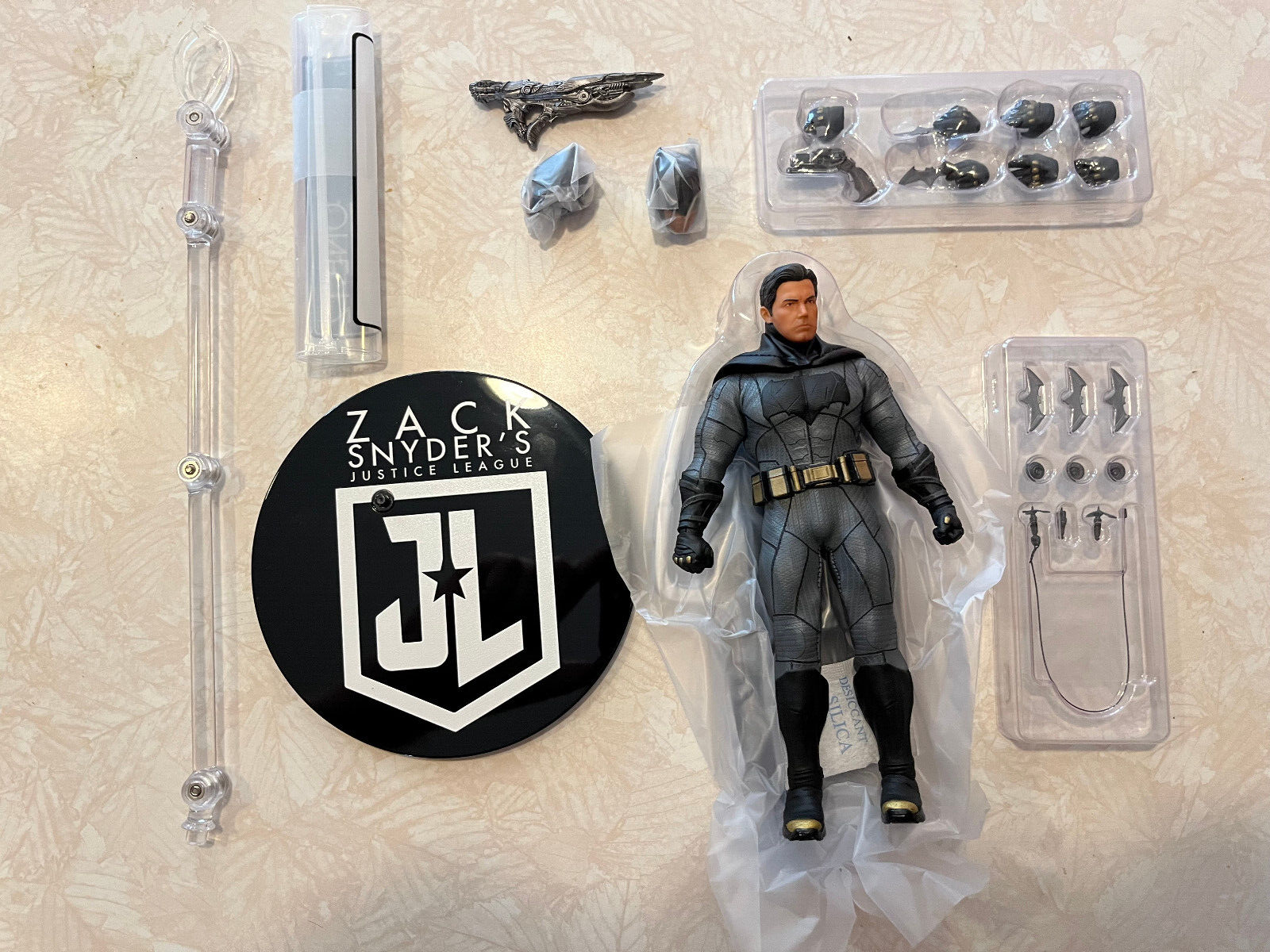 Mezco One:12 Batman Zack Snyder's Justice League UNUSED | eBay Mezco One:12 Batman Zack Snyder's Justice League UNUSED | eBay
