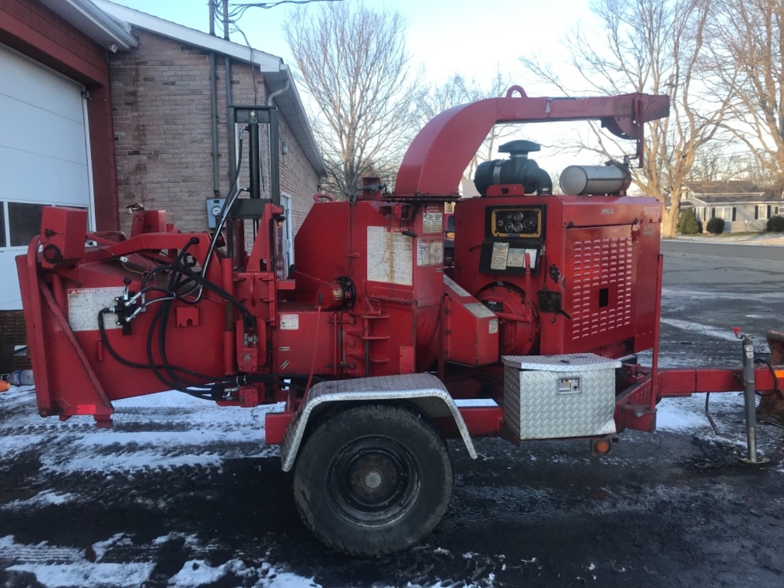 2006 bandit 200 wood chipper cat diesel brush crusher.