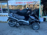Piaggio MP3 400