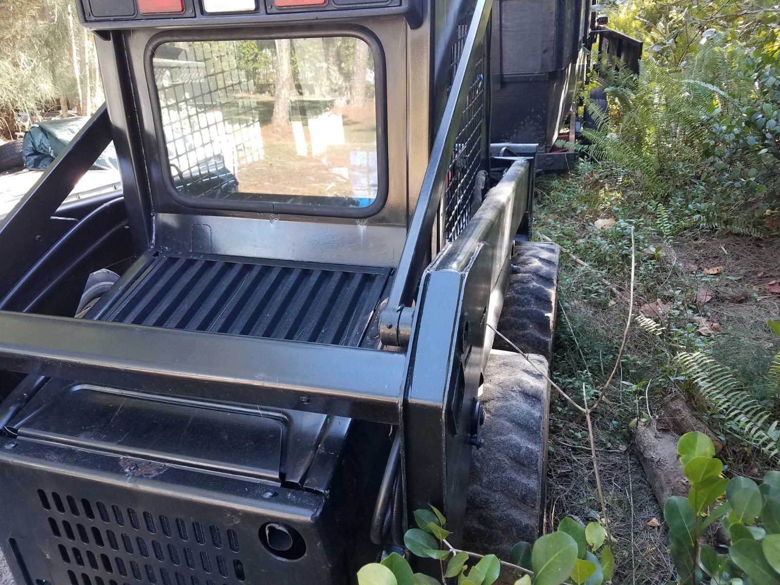 New Holland Skid Steer+Grapple+Bucket+Forks