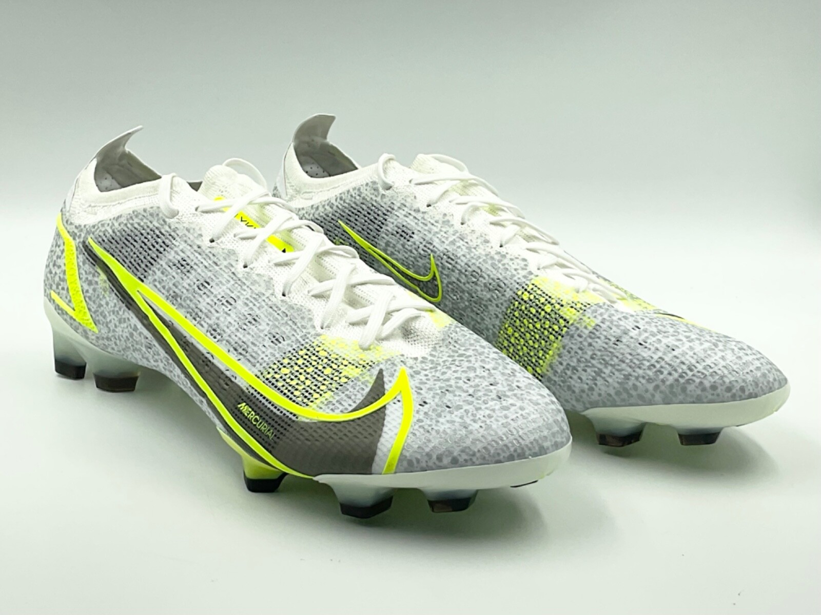 【極美品】NIKE MERCURIAL VAPOR14 ELITE FG Nike Mercurial Vapor XIV Elite FG - White/Black Metallic