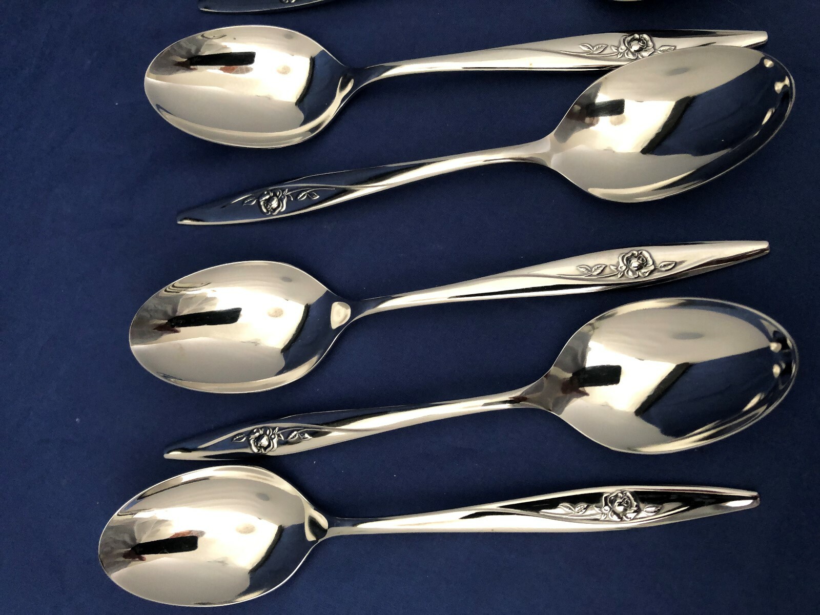 Set of 8 Oval Soup / Dinner Spoons LASTING ROSE Oneida Stainless Deluxe