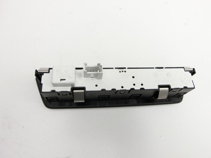 BMW F01 750iX 08-12 Schaltereinheit für Totwinkelassistent BMW F01 750iX 08-12 09.06.2011 9220065-01 90120-645... Vorschau 4