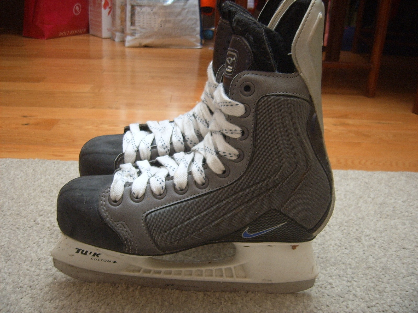 nike v2 skates