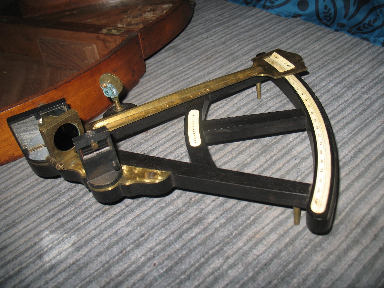ANTIQUE 1800'S  STALKER * LEITH SCOTTISH SEXTANT W/WOODEN FAN SHAPE CASE
