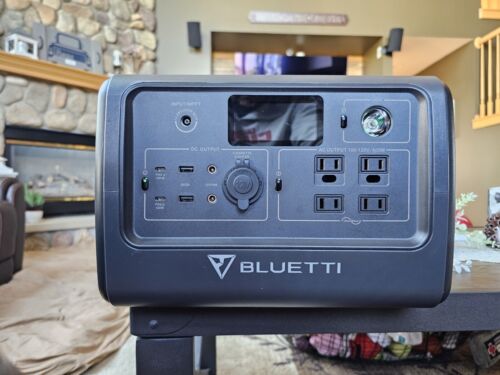 BLUETTI EB70S 800W/716Wh Power Station Camping Power Phone BLUETTI EB70S 800W/716Wh Power Station Camping Power Phone