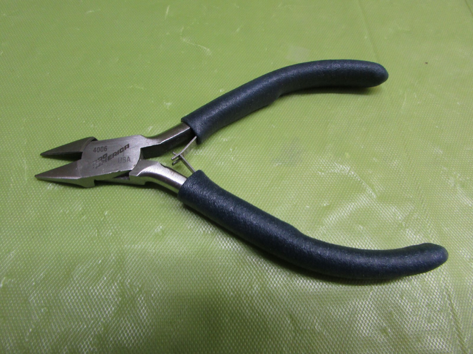SMALL WIRE CUTTERS