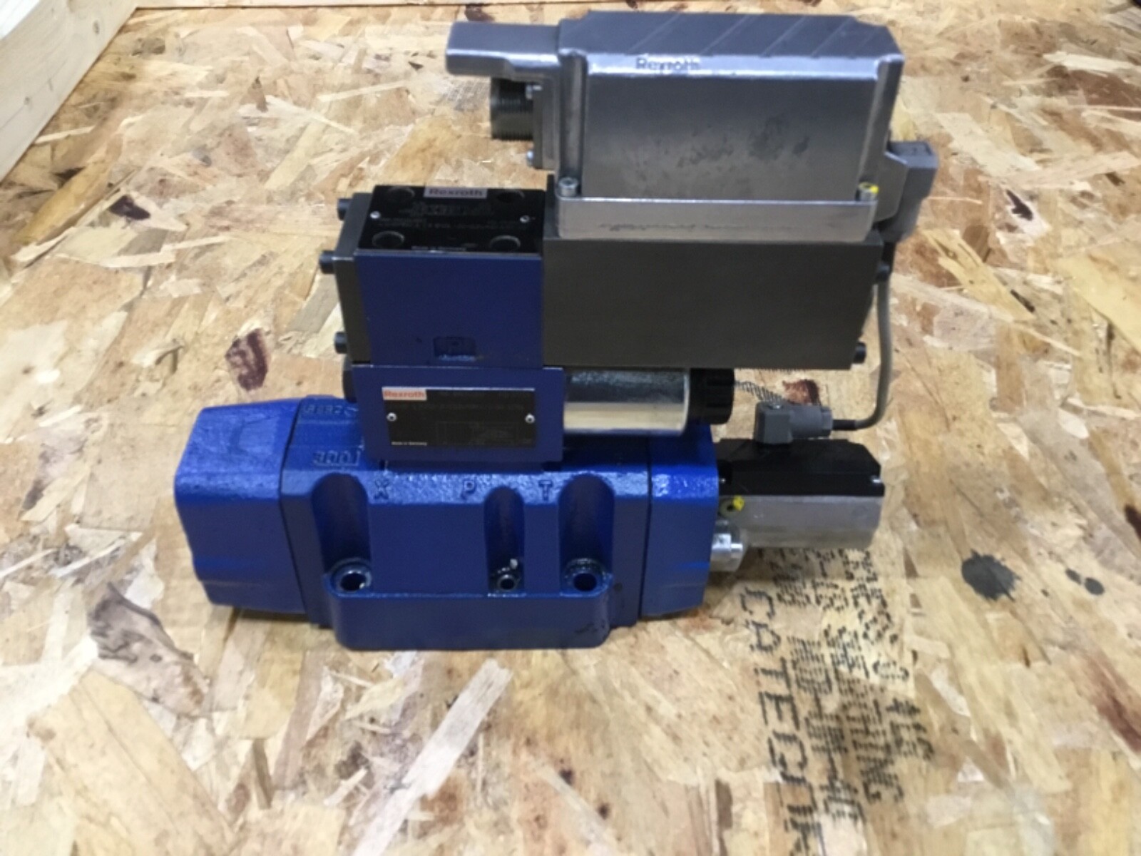Rexroth 0811404273 Hydraulic Proportional R901349897 Servo Rexroth 0811404273 Hydraulic Proportional R901349897 Servo