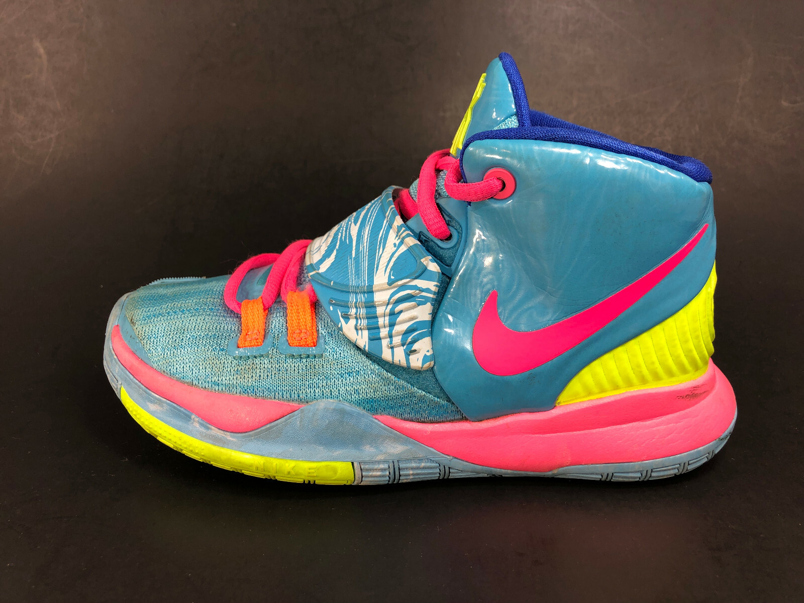 Nike™ ~ Kyrie 6 Pool (GS) Shoes ~ CZ4693-409 ~ Youth Sz 1Y