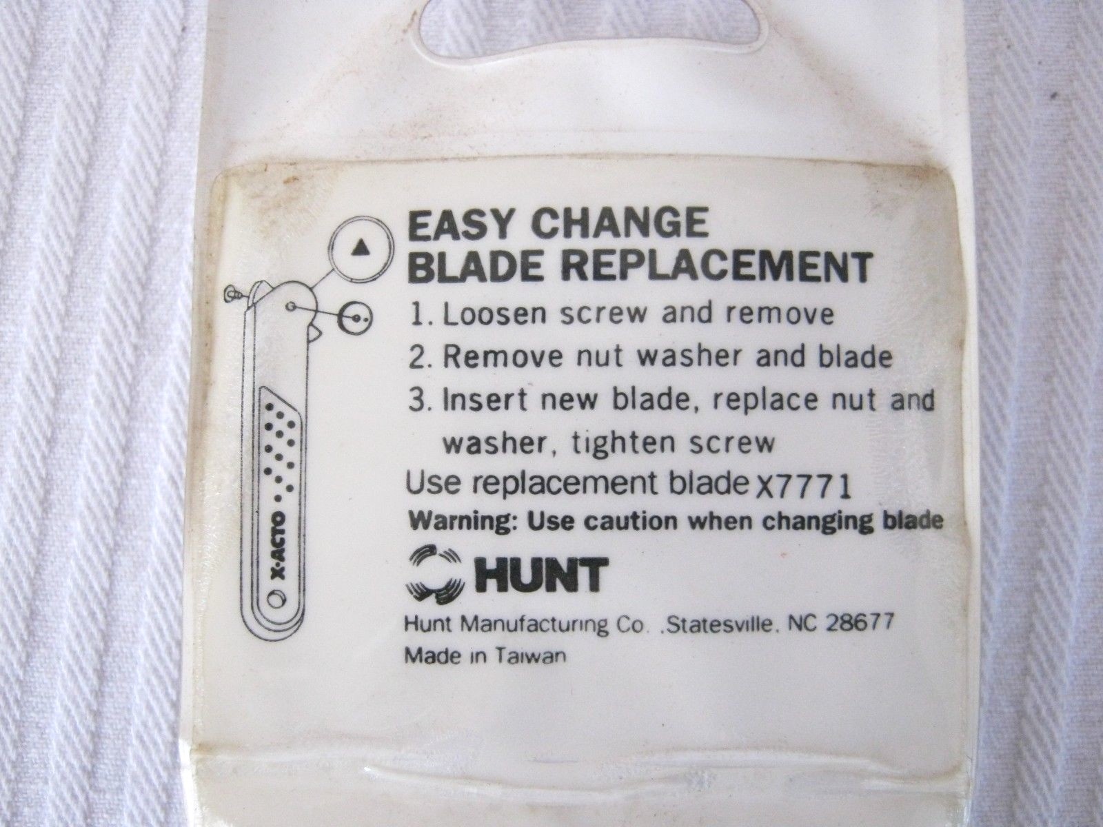 1 Xacto Rotary Cutter No. X7770 Storage Pouch with 2 Extra Blades NIP/NOS