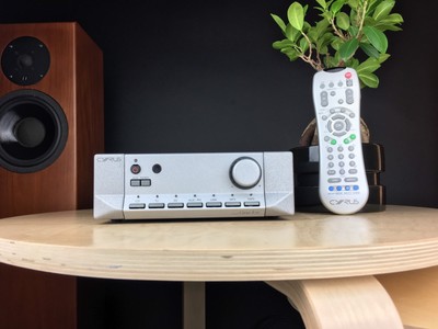 Cyrus 8VS Integrated Amplifier In Brushed Silver Incl Remote 99p NR
