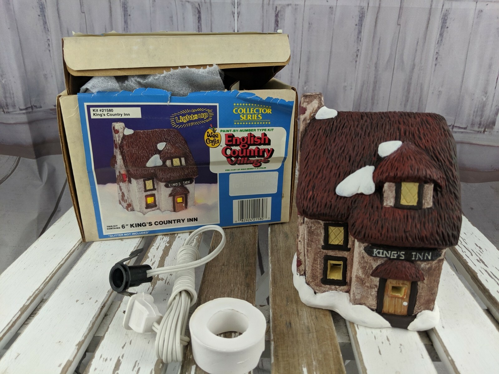 Village Holiday Xmas Home English Inn Country King’s Collector