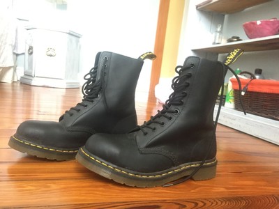 black fine haircell dr martens