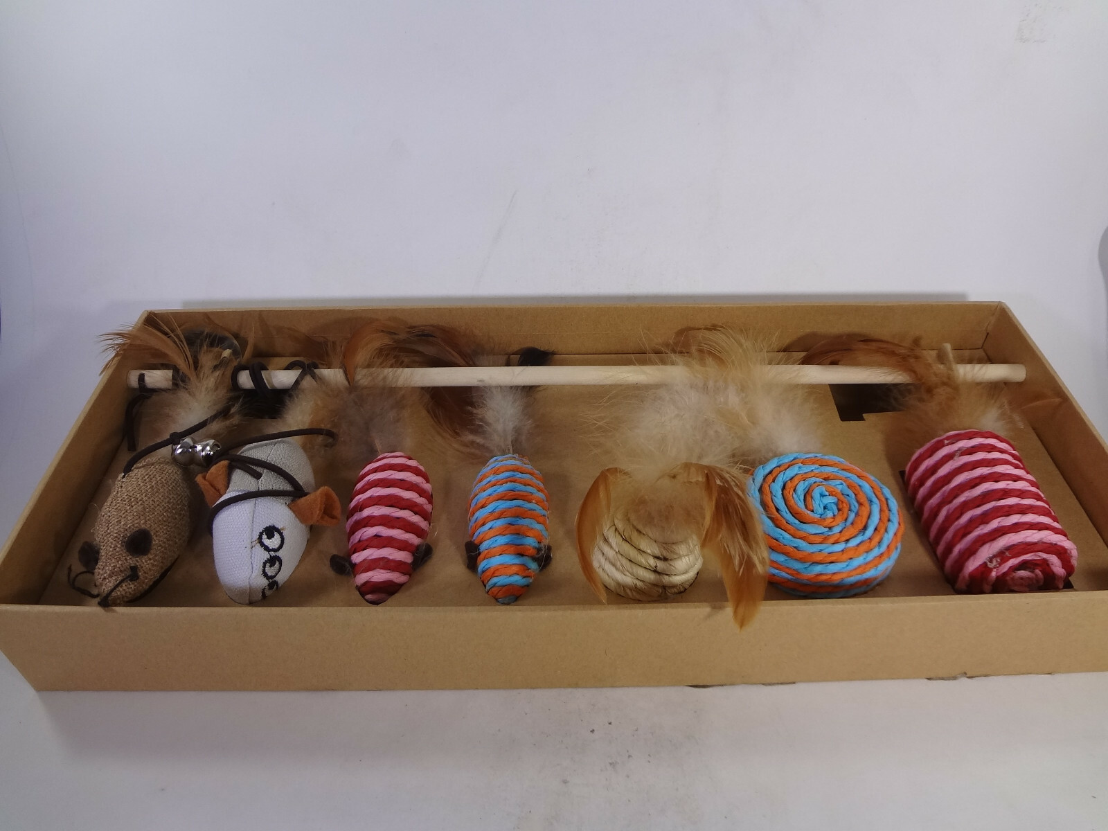 The Natural Pet Company 8 Piece Feather Cat Toy Set {EH-T}