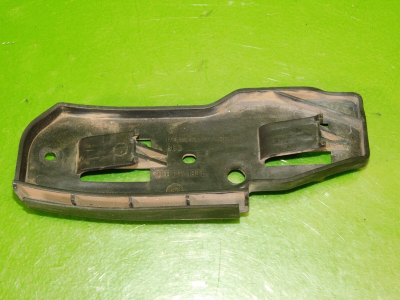 01-05 VW Passat GLX OEM driver left rear bumper mount guide bracket support