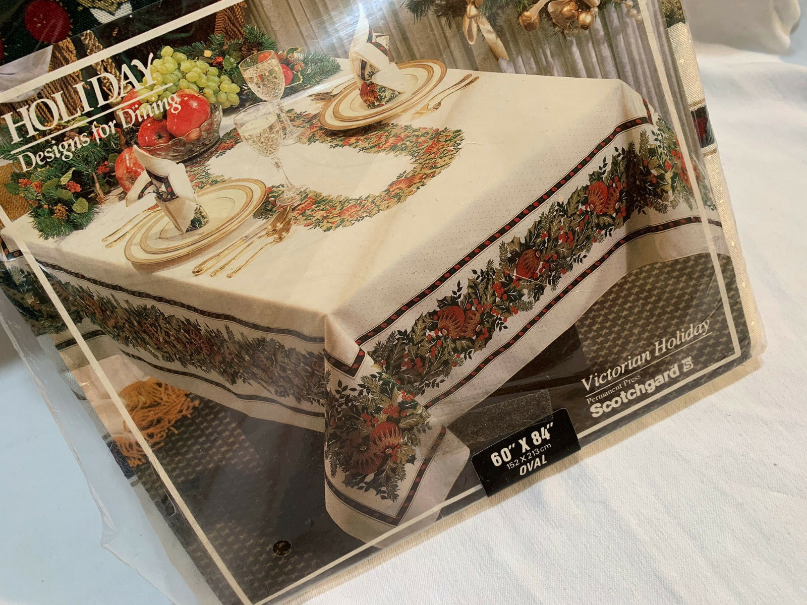 Victorian Holiday Tablecloth Oval 60x84 SUNWEAVE LINEN Perm Press Scotchgard NEW