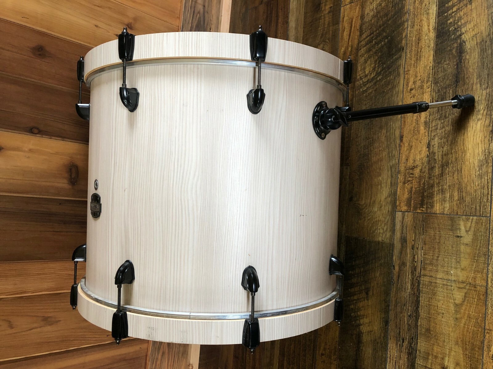 Mapex Mars 22x18 Bass Drum Bonewood Finish- G/VG Cond/ Ships super fast! BIN!