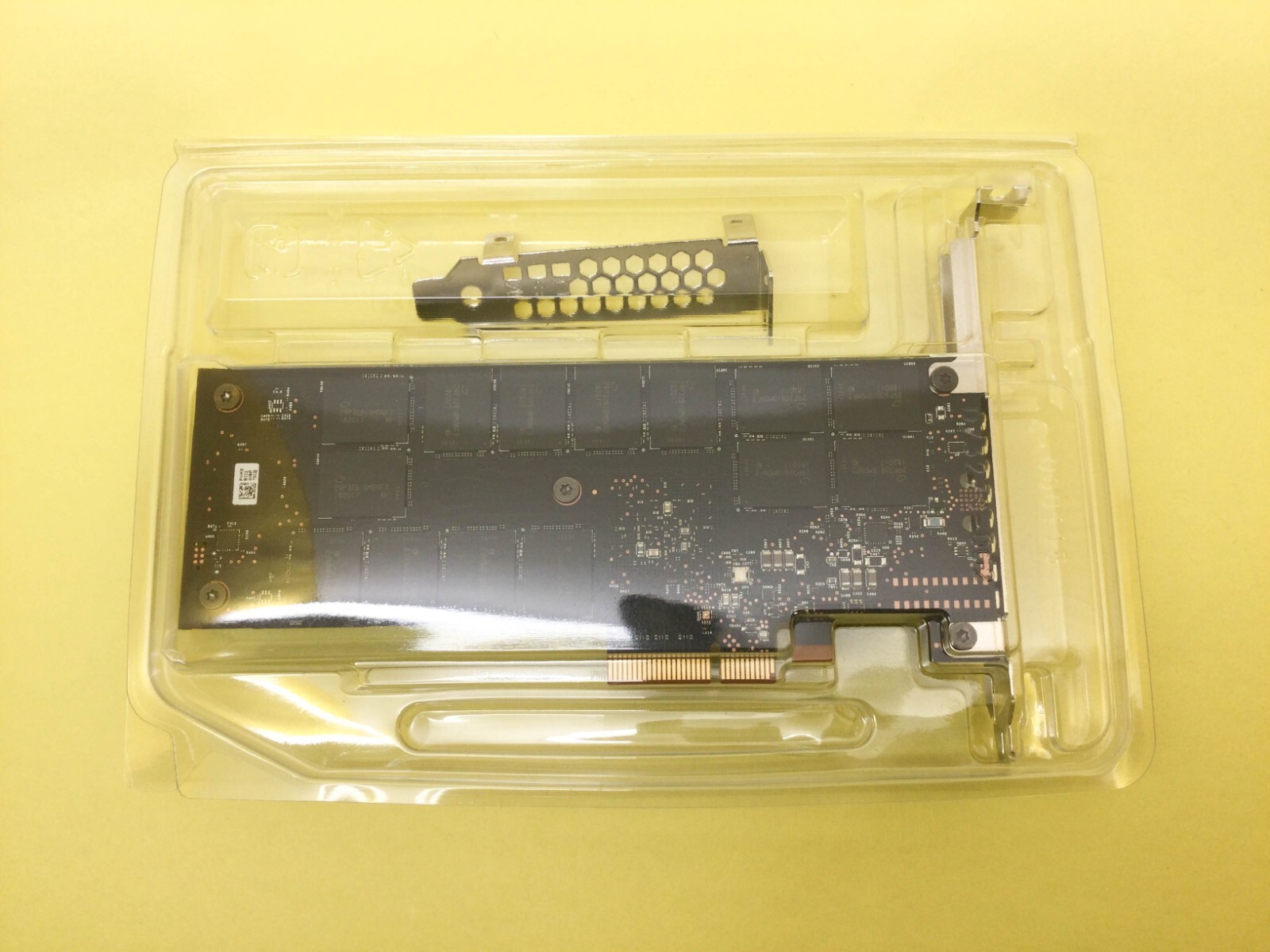 新品インテル OptaneDC SSD P4800X 750GB PCIe*x4 Intel Optane DC P4800X Series 750GB, 2.5