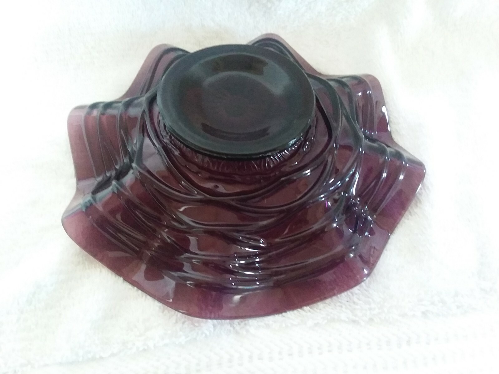 Purple Daisy Ruffle Dish with Ribbon on the Underside, 7