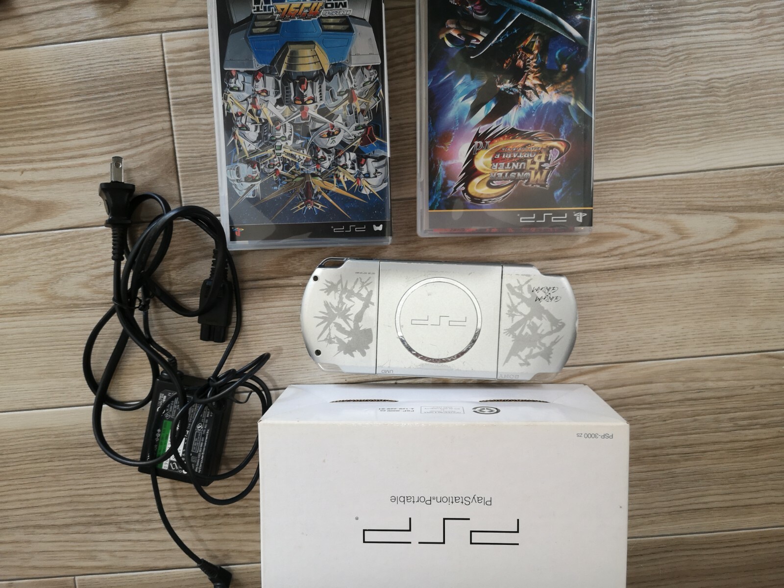 PSP 3000本体 ガンダムVSガンダム 限定デザイン｜テレビゲーム