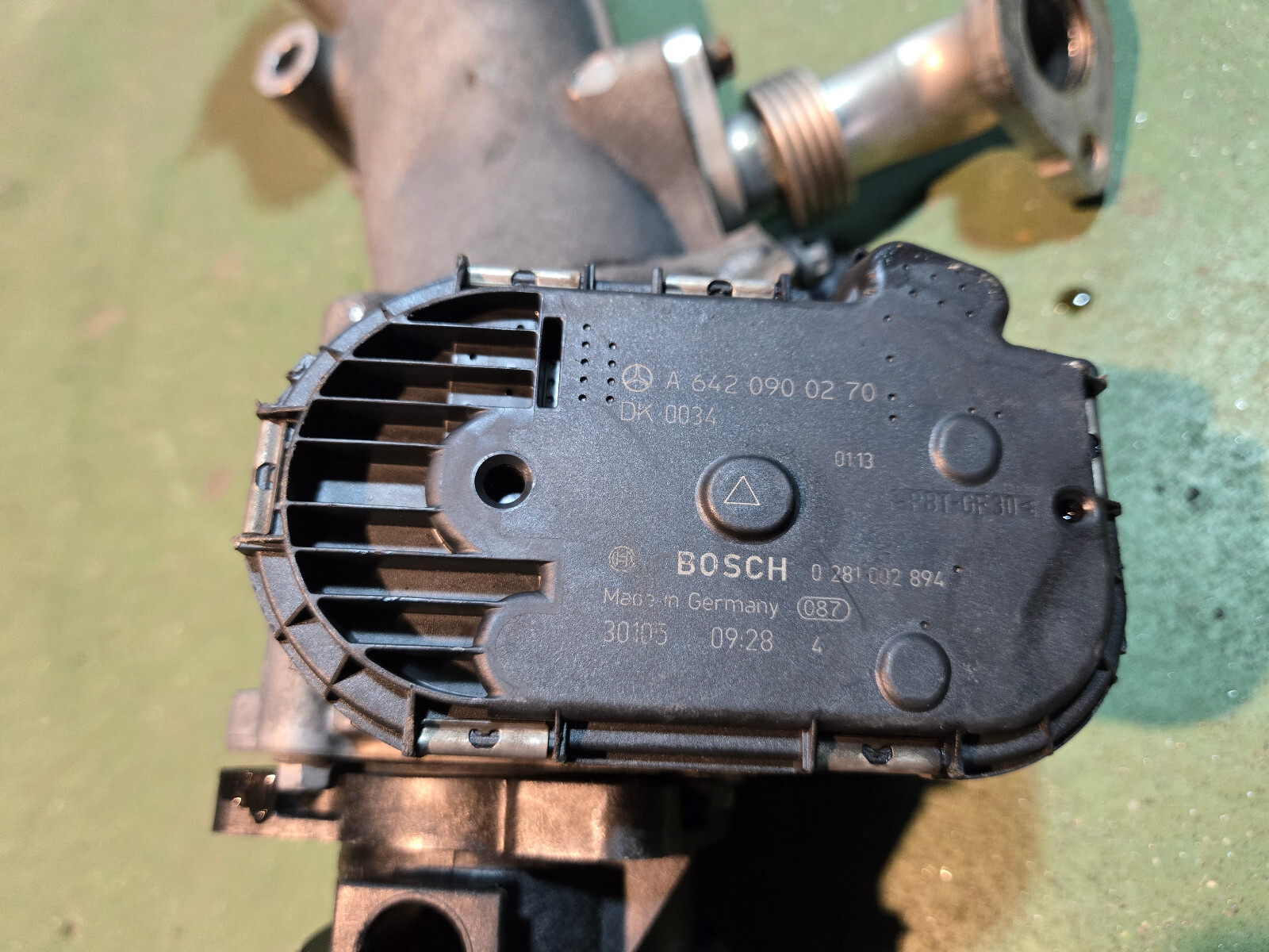a6420983007 Mercedes-Benz OM642 intercharging air tube cross tube 10-18 Sprinter - Picture 8 of 11