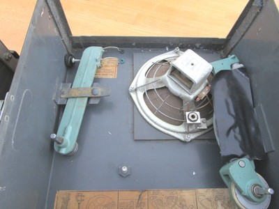 Vintage RCA Model 400  16mm film projector---MI-1345-A