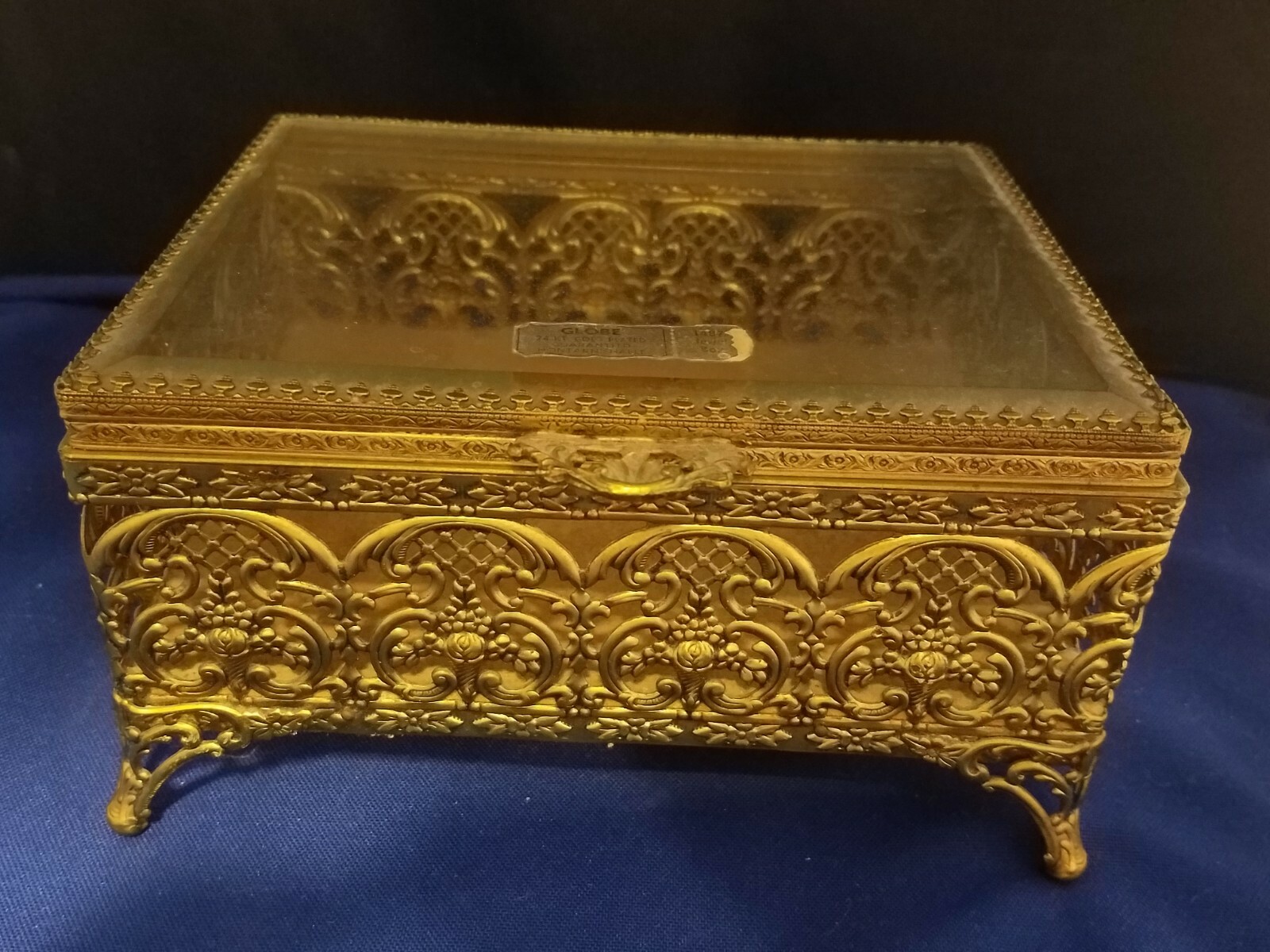 Gold plated trinket box Gold plated trinket box