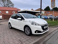 2018 Peugeot 208 1.2 PureTech 82 Signature 5dr [Start Stop] HATCHBACK Petrol Man