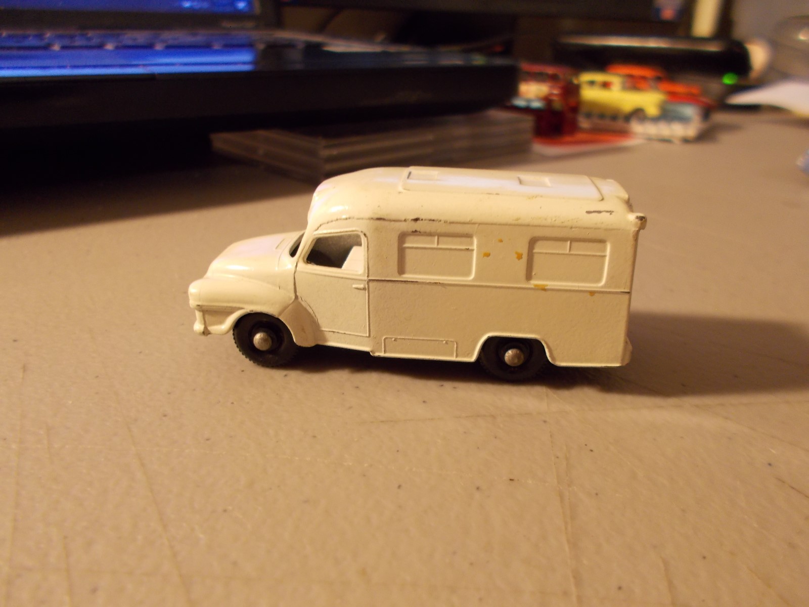 VINTAGE LESNEY MATCHBOX #14 LOMAS AMBULANCE 1962 NO DECALS