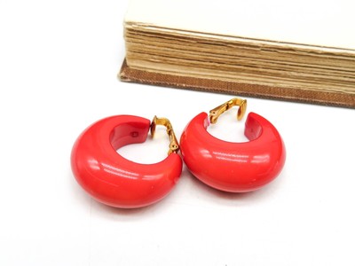 Vintage Signed Kim Cherry Red Retro Mod Hoop Clip On Earrings HH38