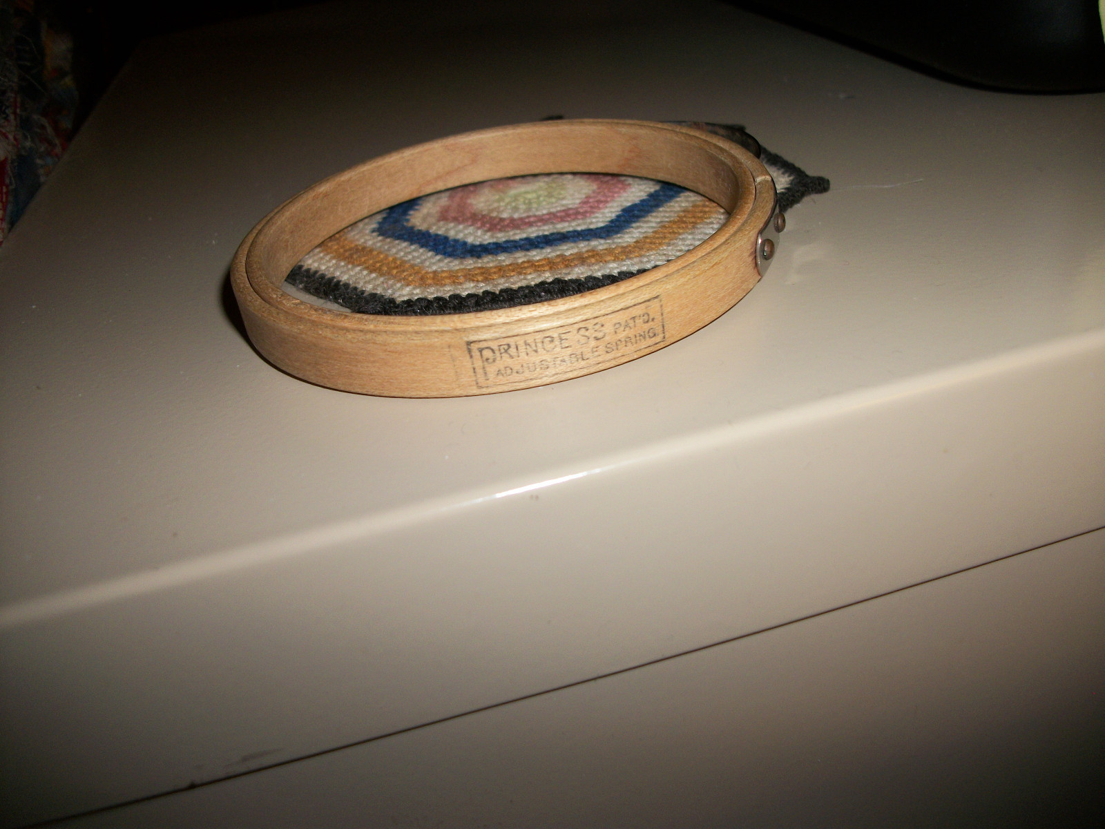 VTG PRINCESS PAT'D ADJUSTABLE SPRING WOOD HOOP 3 IN EMBROIDERY CROSS STITCH ETC