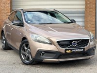 2025 Volvo V40 CROSCOUN-Y LUXNAV AWD 2.0 T5 Lux Nav Hatchback 5dr Petrol Auto AW