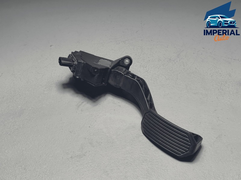 Used 2015-2020 Toyota Sienna Gas Pedal Accelerator Throttle Sensor OEM