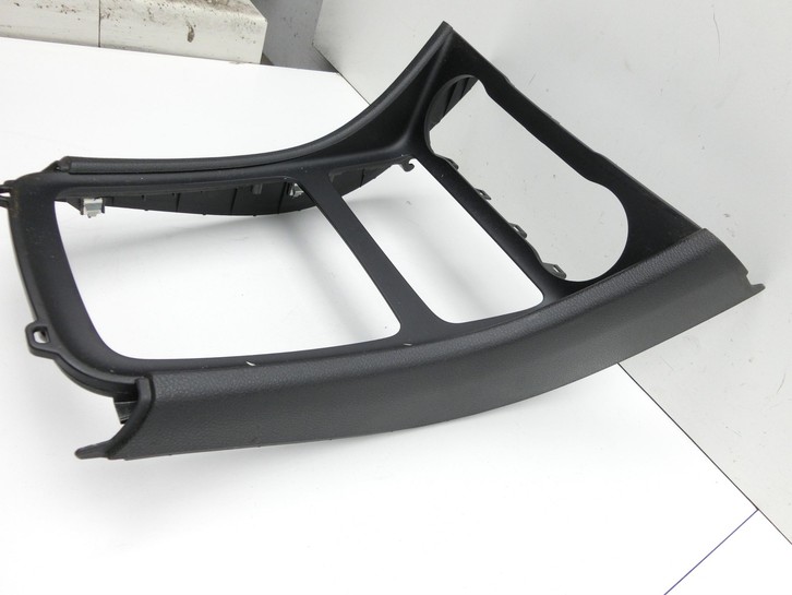 Mercedes W176 A200 12-15 Blende Verkleidung DHL Mercedes W176 A200 12-15 28.01.2015 A1766807200 A17668072009H68... Vorschau 2