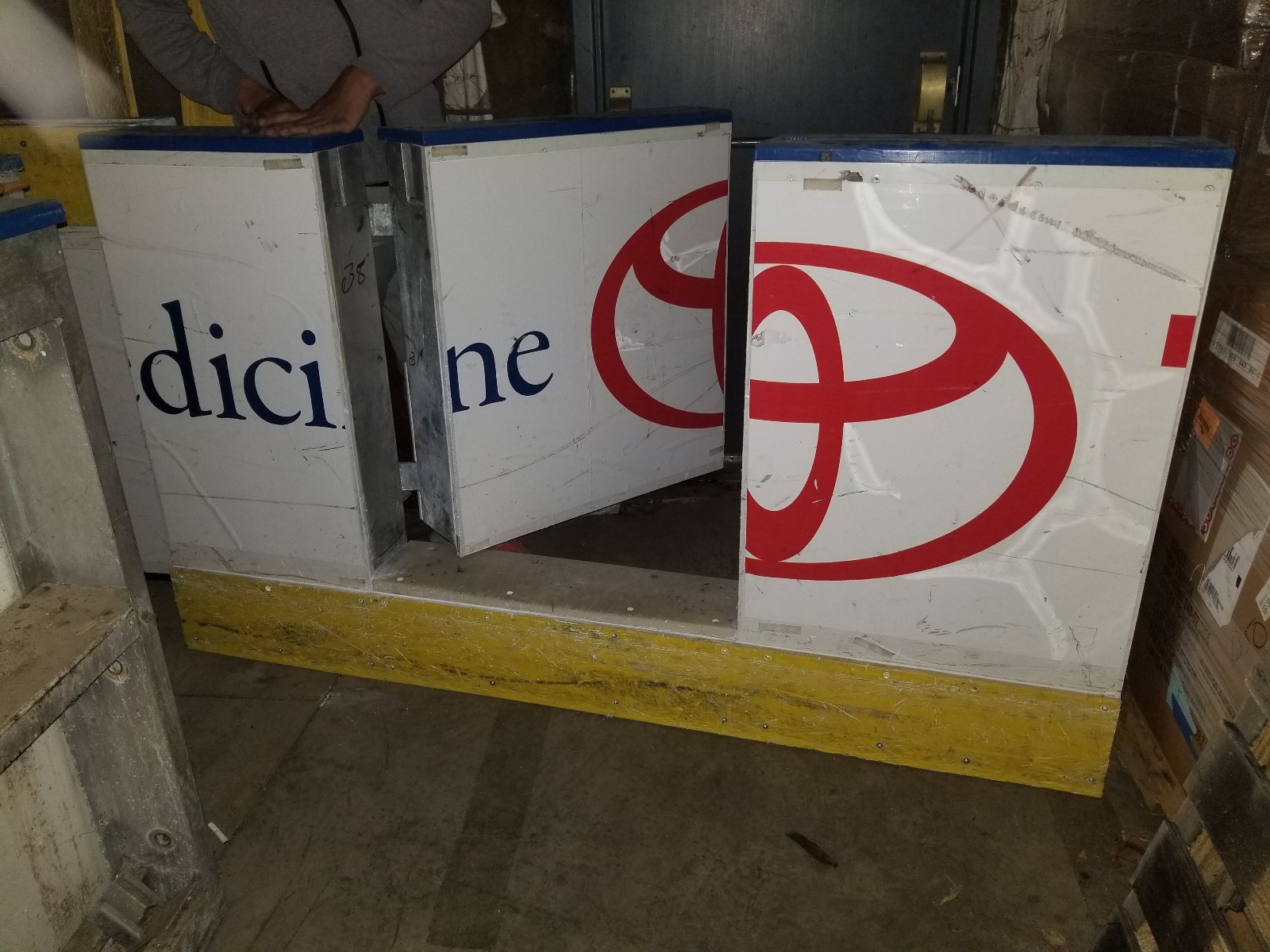 Crystaplex 5000 Series Aluminum Ice Rink Dasher Boards & Glass