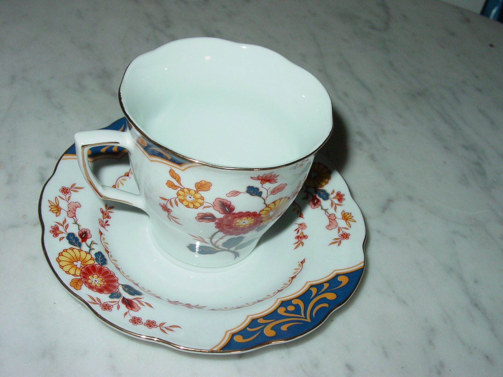 中国のCanton Enamel（広東エナメル）七宝焼の皿と、コップ 中国のCanton Enamel（広東エナメル）七宝焼の皿と、コップ